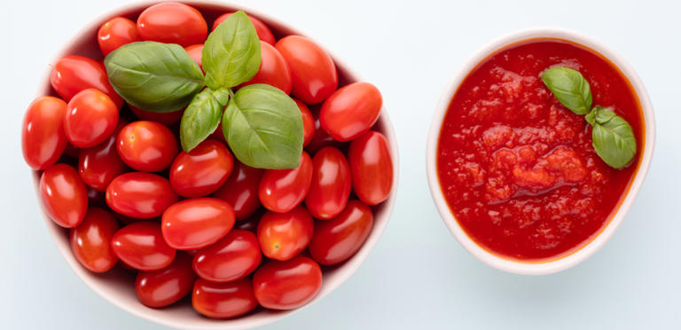 بين الخرافة والواقع: هل الطماطم الطازجة مغذية أكثر من المطهية في رمضان؟