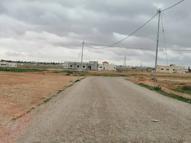 أهالي الغدير الأخضر بالمفرق يطالبون بتحسين الخدمات والارتقاء بالمظهر العام للمنطقة