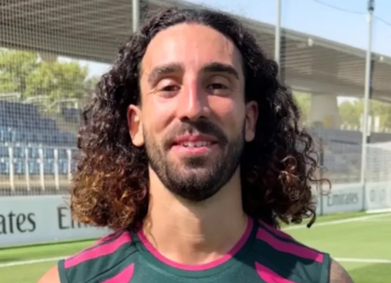 كوكوريلا يفاجئ المرشحين للكرة الذهبية