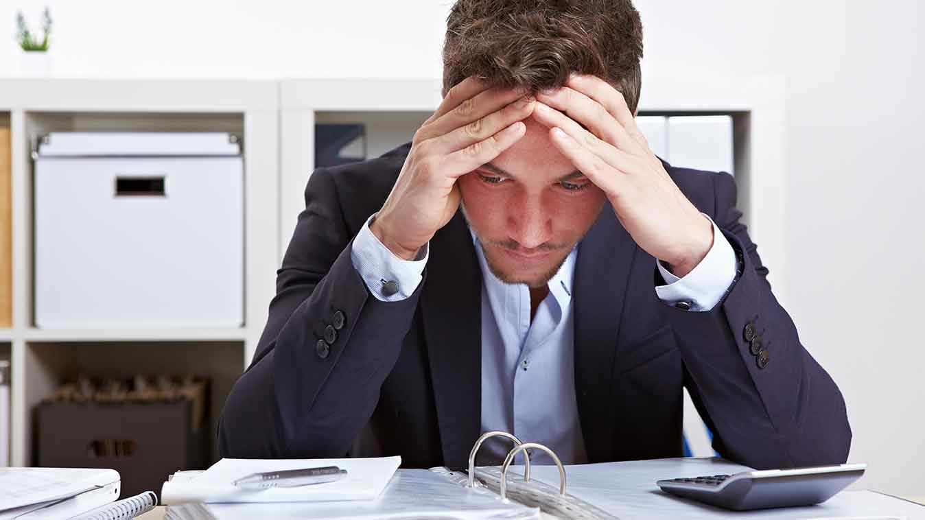 هل تنصحوني بإثبات حقي أم أن تصرف أخي هو الصحيح؟
