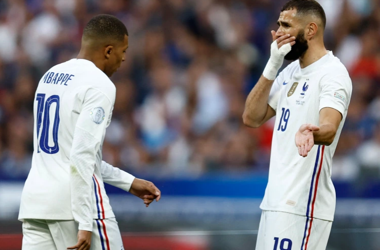 فرنسا تنهار وإيطاليا تتدهور وألمانيا تعاني ..  ماذا يحدث في كرة القدم الأوروبية؟