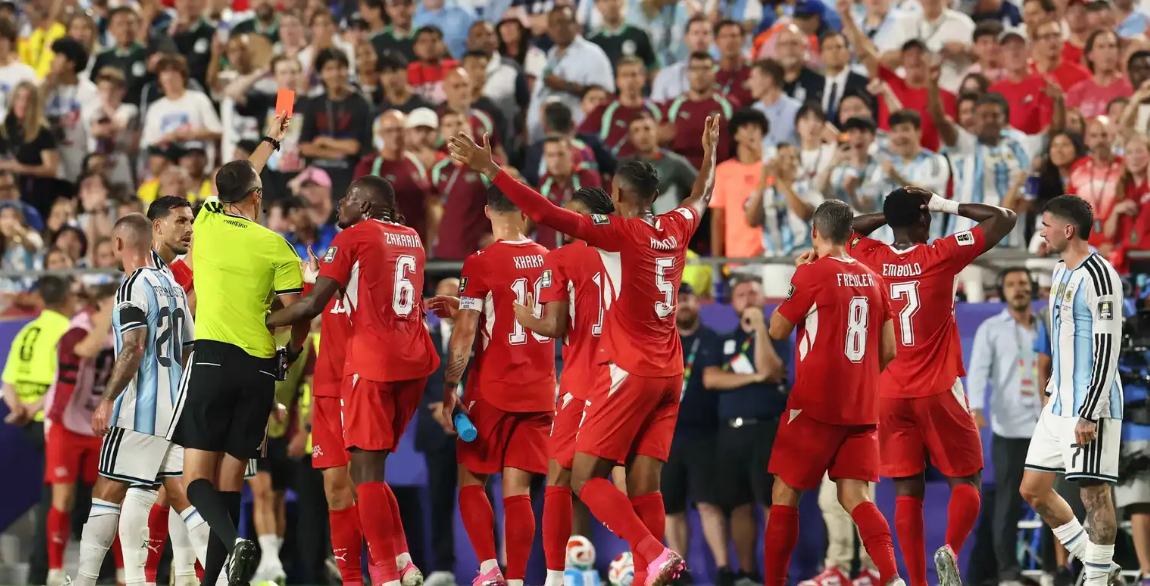  الفيفا يعترف بخطأ تحكيمي فادح لصالح منتخب الأرجنتين في كأس العالم  