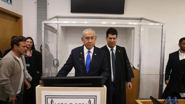 نتنياهو يتذرع بالحدث الأمني في القدس لتأجيل جلسة محاكمته
