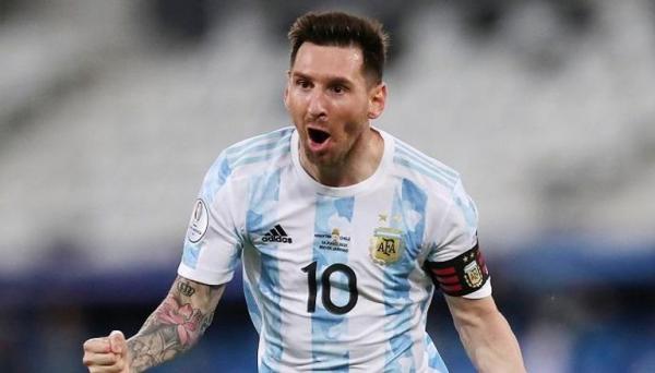 حارس الأرجنتين يتعهد بإهداء ميسي كأس العالم