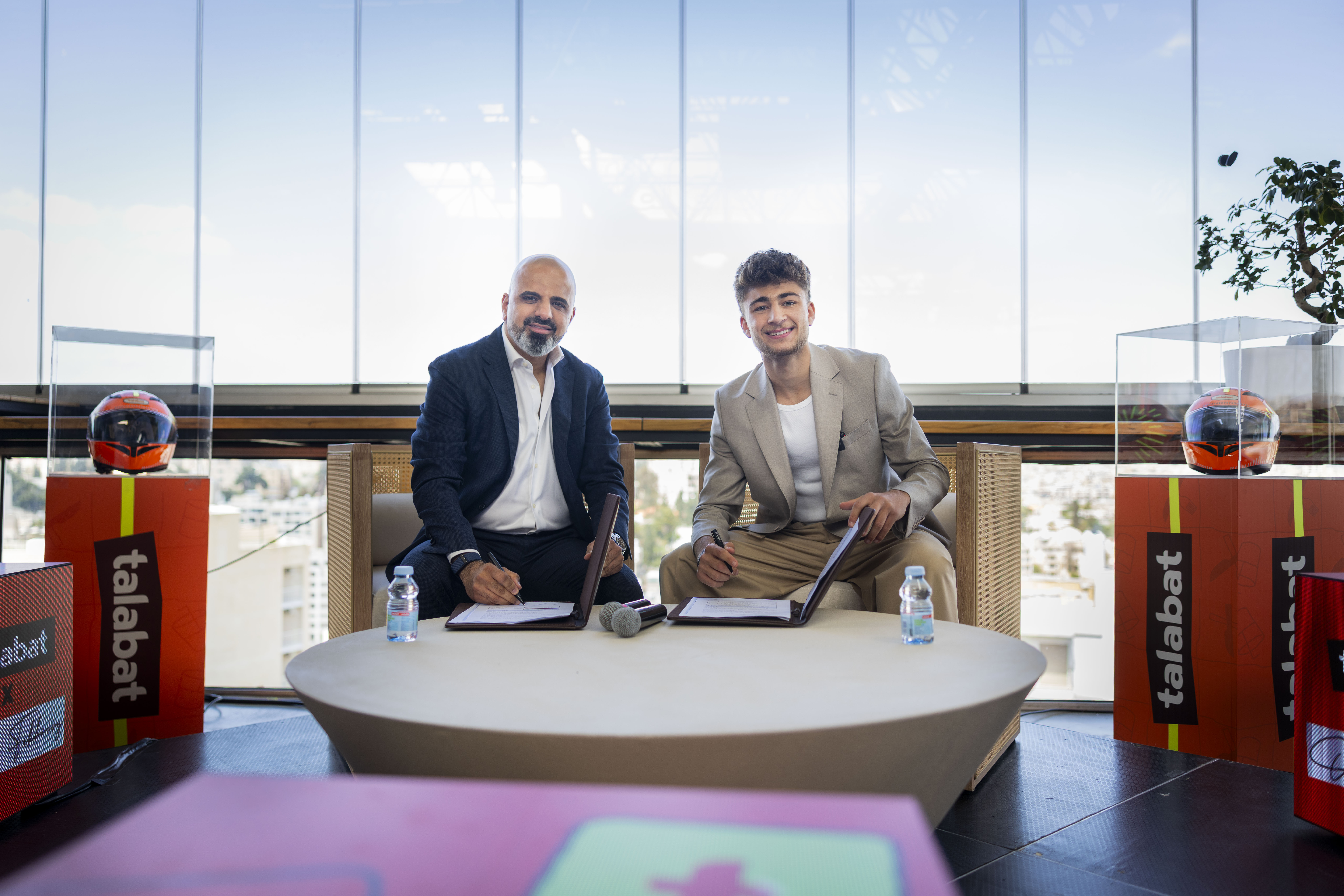 "طلبات" الأردن ترافق الحلم الكروي الأردني بتسمية عودة الفاخوري سفيراً لعلامتها