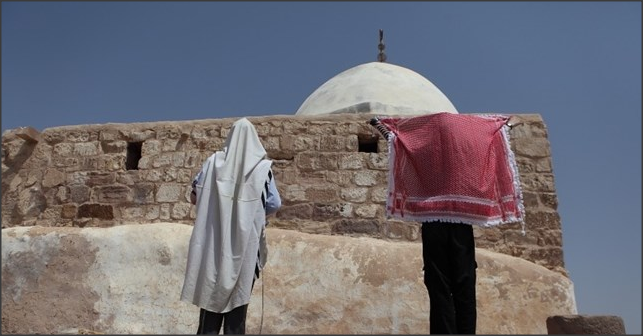 منظم رحلة السياح اليهود يتحدث عن تفاصيل جديدة حول منعهم من إقامة الصلاوات من قبل الامن في البترا