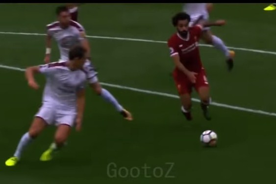 بالفيديو  ..  تعرف على مهارات محمد صلاح الجنونية 