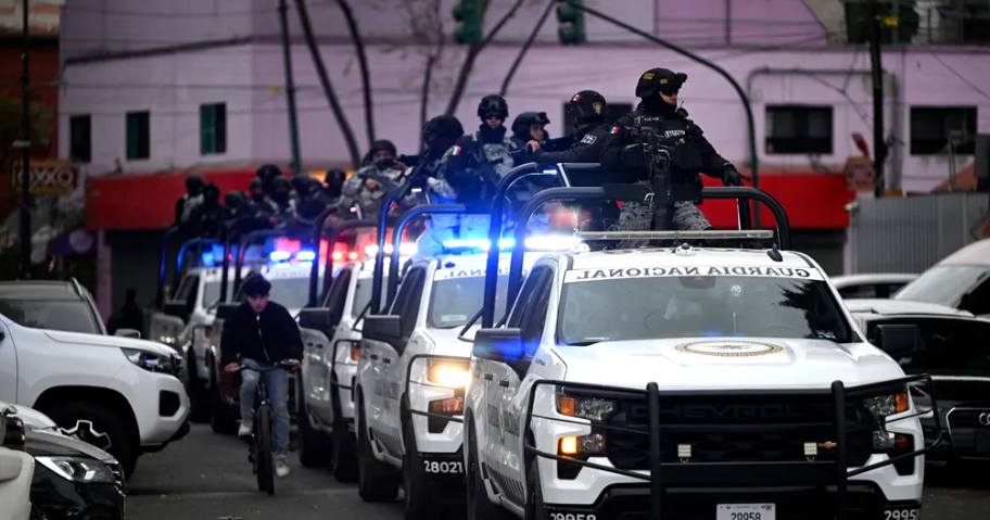 مقتل "إل مينتشو" يشعل المكسيك ..  10 آلاف جندي لاحتواء العنف