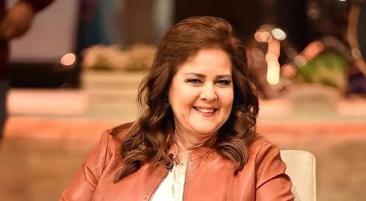 بالفيديو  ..  تطورات جديدة في حالة دلال عبد العزيز الصحية