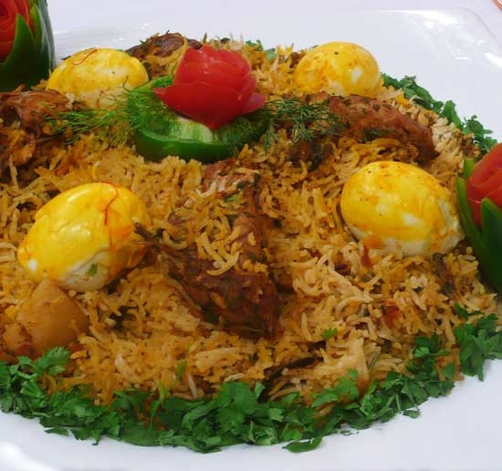 طبق البرياني على الطريقة الباكستانية