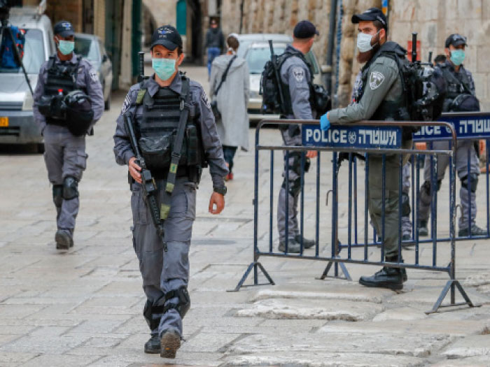فلسطينيون يؤكدون تعمد الاحتلال نشر “كورونا” بين المقدسيين