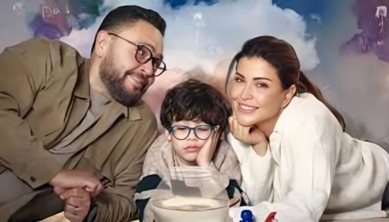 مسلسل «اللون الأزرق» الحلقة 11 ..  أحمد بدير يلجأ إلى ابنته