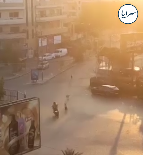 بالفيديو ..  كلاب ضالة تهاجم سائق دراجة "دليفري" عند دوار البتراوي بالزرقاء