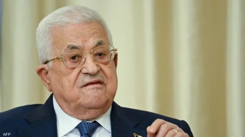 عباس يطالب بوقف إطلاق النار في غزة وإدخال المساعدات لوقف حرب التجويع وتولي السلطة مسؤولية القطاع