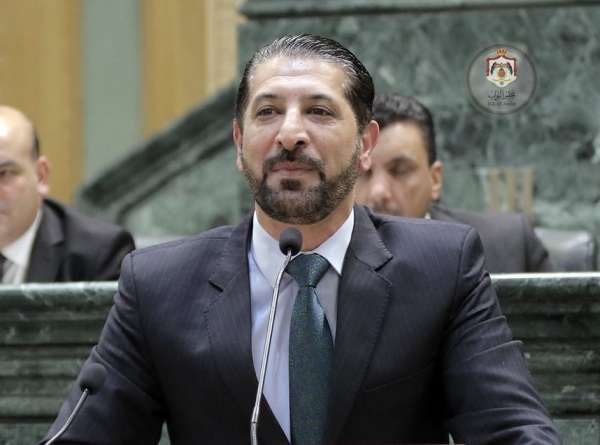 عاطف الطراونة لمحمد نوح : اذهب للنائب العام و لا تتهم مجلس النواب فهو "سيد من اسياد المجتمع"