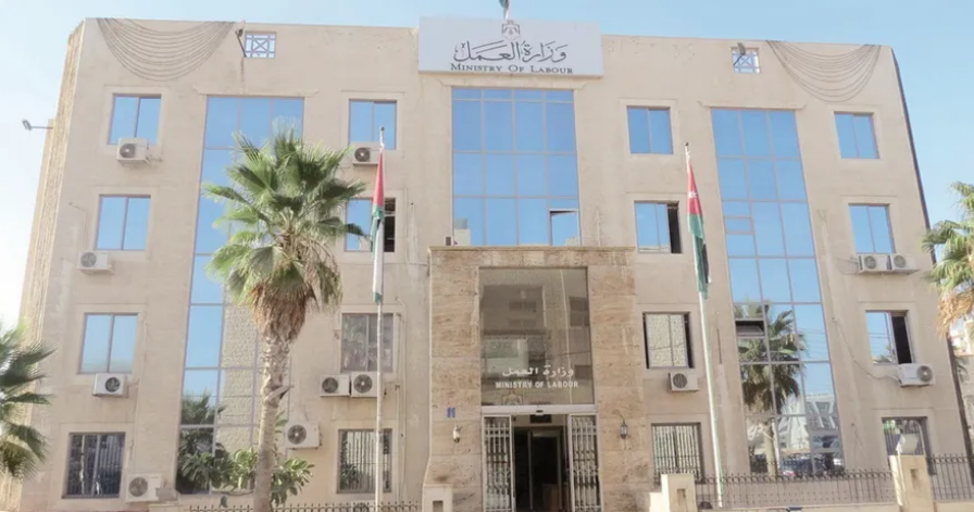 العمل: 2491 شكوى عدم دفع الأجور