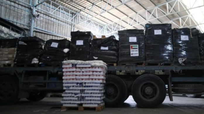 الإمارات: نجحنا في إيصال 400 طن من المساعدات الغذائية إلى غزة