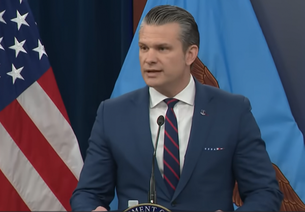 وزير الحرب الامريكي: سيطرنا على سماء إيران بالكامل