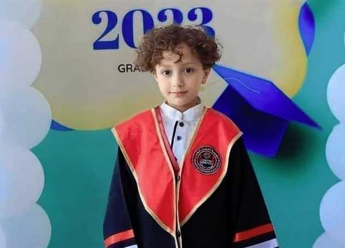 أشقر وشعره كيرلي ..  مسلسل رمضاني يشعل غضب السوشيال بتهمة السخرية من يوسف الفلسطيني