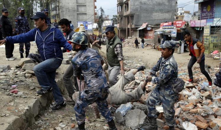 بالفيديو ..  حصيلة قتلى زلزال نيبال ترتفع إلى 3218