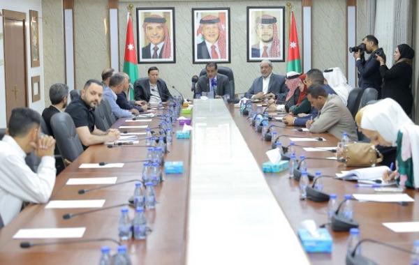 توصية نيابية بتثبيت موظفي "شراء الخدمات" في التلفزيون