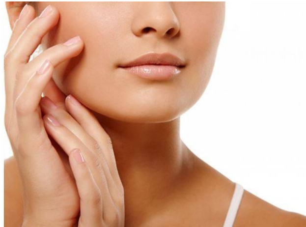 وداعاً لعمليات نفخ الخدود ..  طبيب تجميل يعطي البديل بتكلفة زهيدة جداً!!