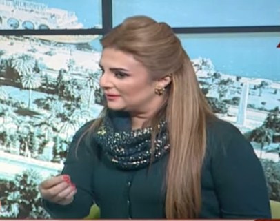 بالفيديو ..  إيقاف إبنة الفنان محمود ياسين عن العمل لارتكابها فعل صادم على الهواء