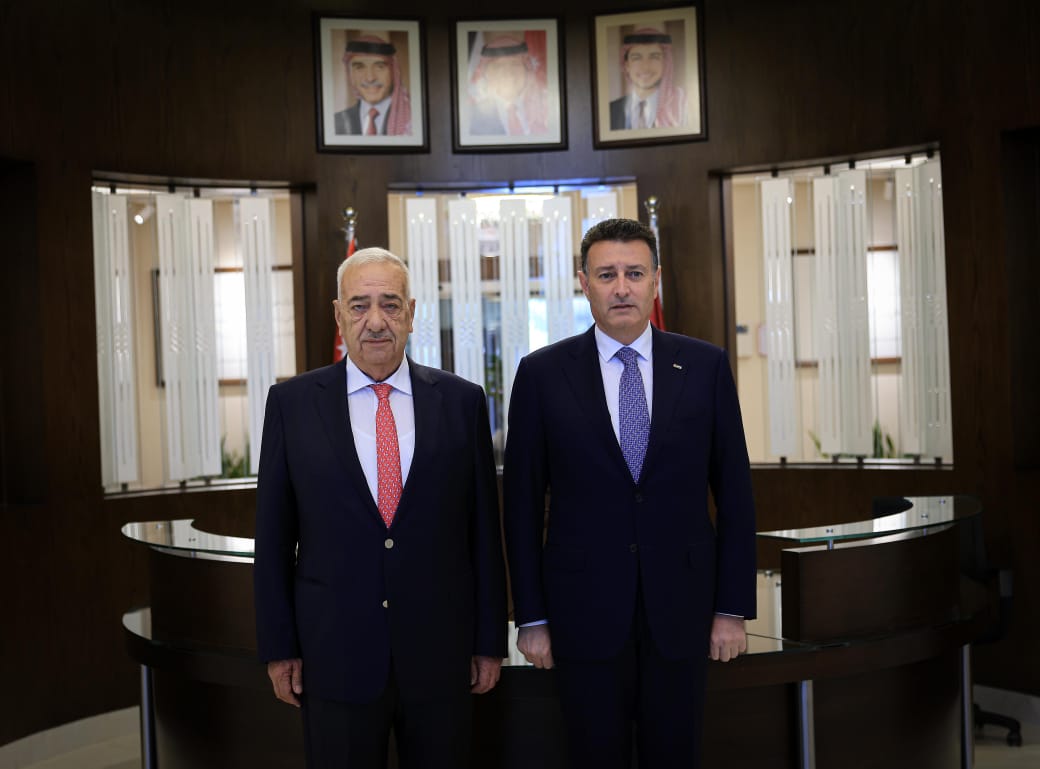 الصفدي من "الشرق الأوسط" يدعو إلى خلوة لرؤساء البرلمانات والاتحادات الطلابية كمبادرة يتبناها مجلس النواب  