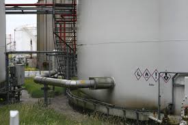 بلومبيرغ: دول الخليج تواصل خفض إنتاج النفط بسبب الحرب