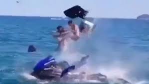 بالفيديو ..  شاهد لحظة انفجار دراجة مائية بمن عليها في البحر الأسود 