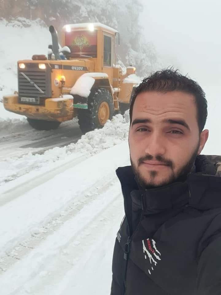 المواطن حمزة الشامي يضع إمكانياته الشخصية والإنشائية لخدمة الوطن في المنخفض