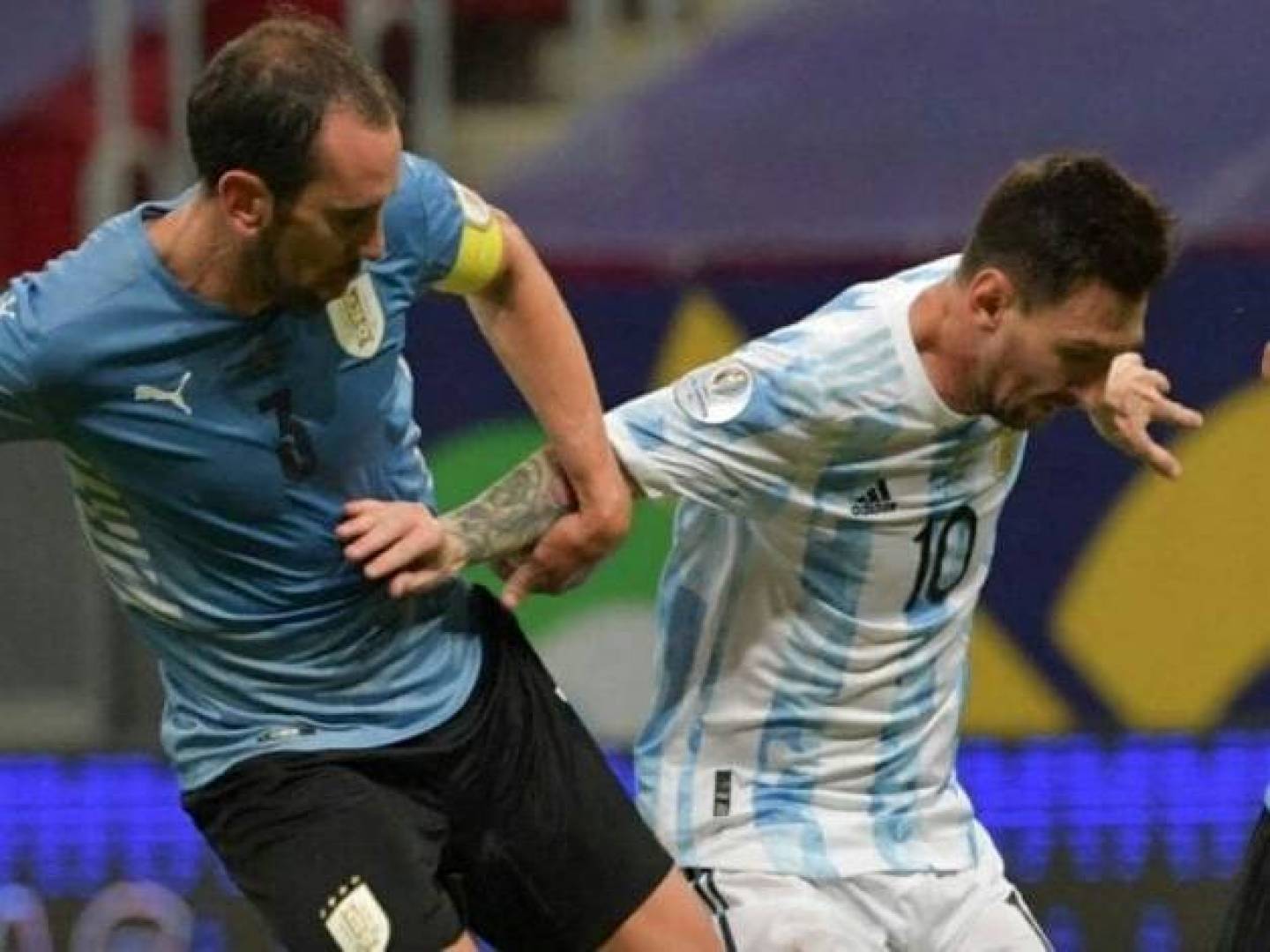 بالفيديو  ..  الأرجنتين تحقق فوز ثمين وصعب على الأورجواي في كوبا أمريكا 