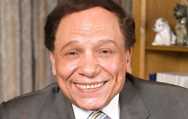 في عيد ميلاده الـ 82  .. أمور لا تعرفها عن حياة عادل إمام الشخصية