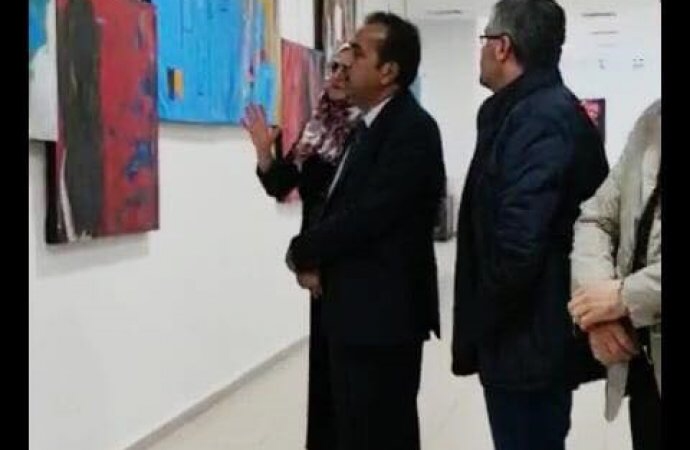 الهملان يفتتح معرض الفنانة سهى داوود