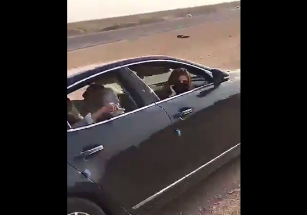 فيديوهات لتصرفات بعض الفتايات تثير جدلاً واسعاً في السعودية ..  ما رأيكم؟