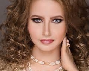 بعد مهاجمتها أصول المشاهير ..  تعرفوا من أي دولة غير عربية تنحدر مي العيدان!