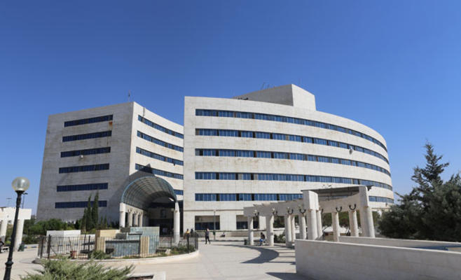 "الاطباء" تدين الاعتداء على طبيب وممرضين في مستشفى حمزة