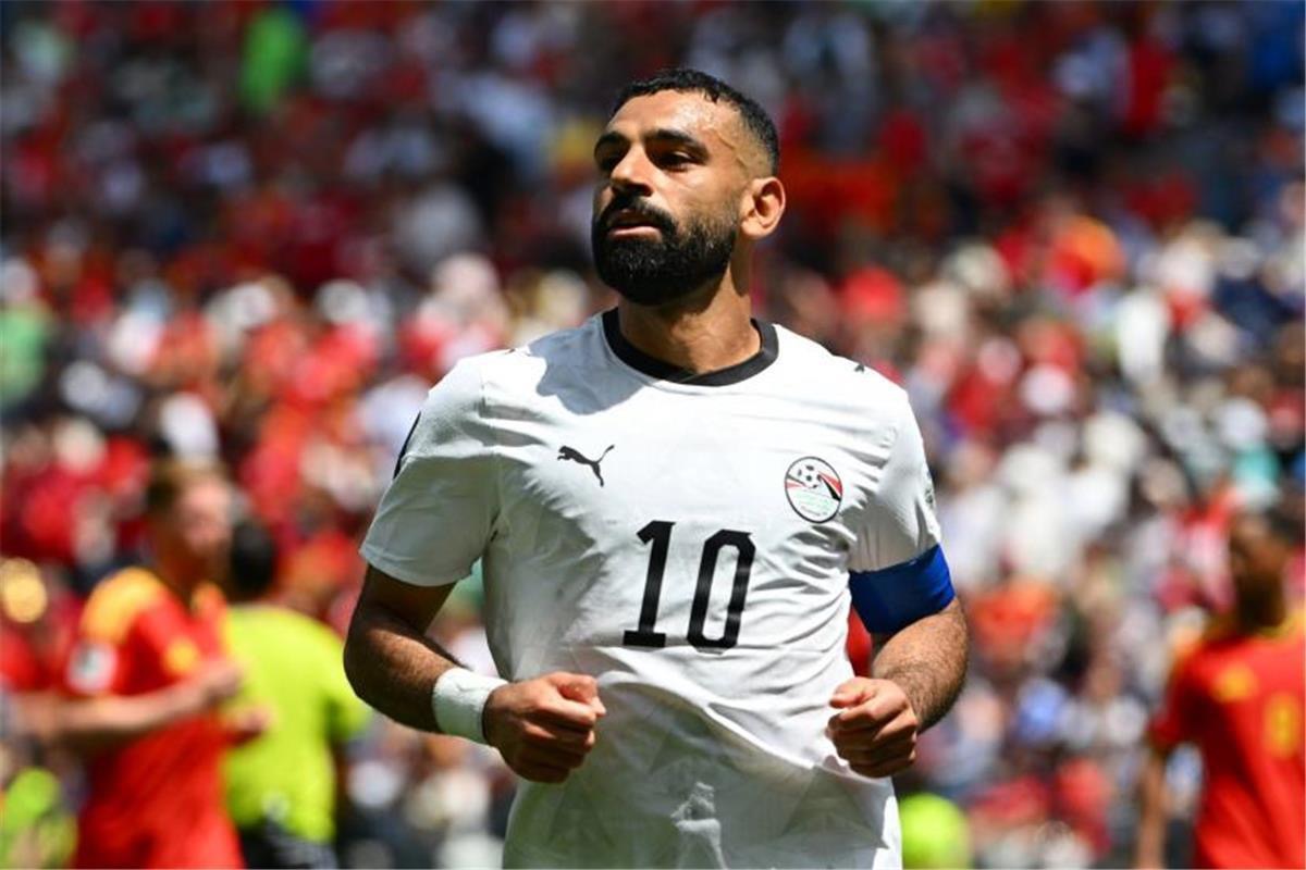 عضو مجلس إدارة ناد أوروبي يحمس جماهيره باقتراب صفقة محمد صلاح