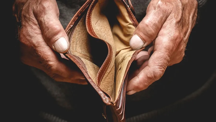     عرض هاتف بالتقسيط ينتهي بخسارة أموال ..  الأمن العام يحذر الأردنيين 