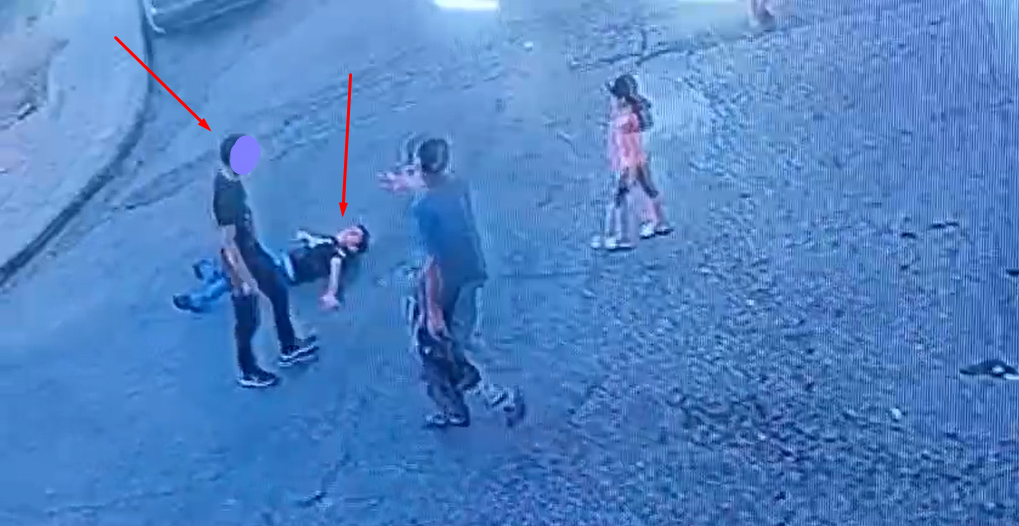 فيديو يوثِّق اعتداء سائق مركبة على طفل في منطقة الجوفة بعمان