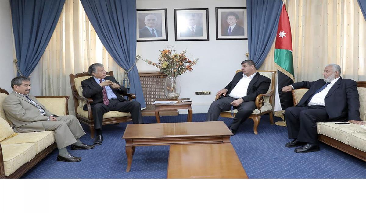 فلسطين النيابية وصبح يبحثان إضراب الأسرى في سجون الاحتلال فلسطين النيابية وصبح يبحثان إضراب الأسرى في سجون الاحتلال