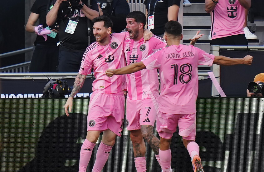 شاهد ..  ميسي يسجل الهدف 900 في مسيرته التاريخية