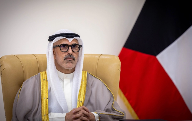 وزير خارجية الكويت يبحث مع رئيس وزراء قطر جهود خفض التصعيد بالمنطقة