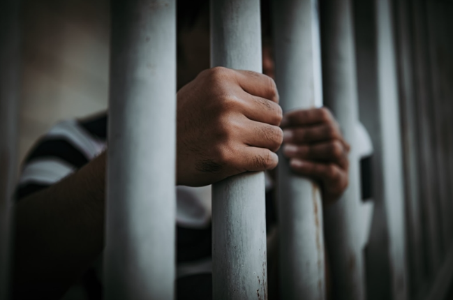إحالة بحريني محبوساً للمحاكمة لإساءته استعمال مواقع التواصل الاجتماعي