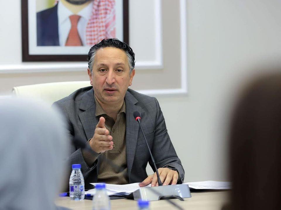 في مفاجأة صادمة ورسالة سياسية… أبو رمان يستقيل من لجنة العمل النيابية 