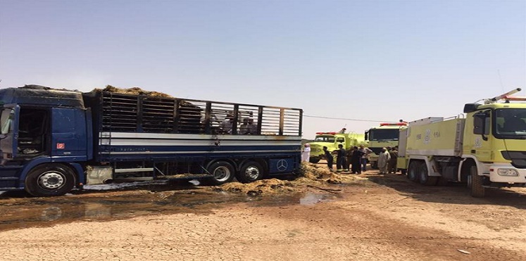 بالفيديو ..  سعودي يقود شاحنة محترقة وينقذ محطة وقود من كارثة