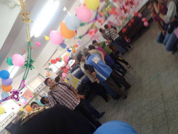 برغم الحرب  ..  حفل زفاف في مركز للإيواء بغزة  .. صور