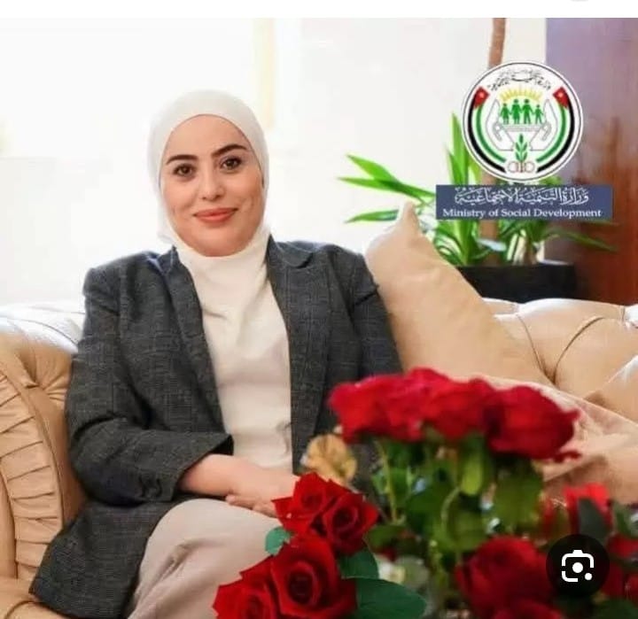 وزيرة التنمية الاجتماعية وفاء بني مصطفى 000  أنموذجا للقياديات الكاريزماتية من النساء