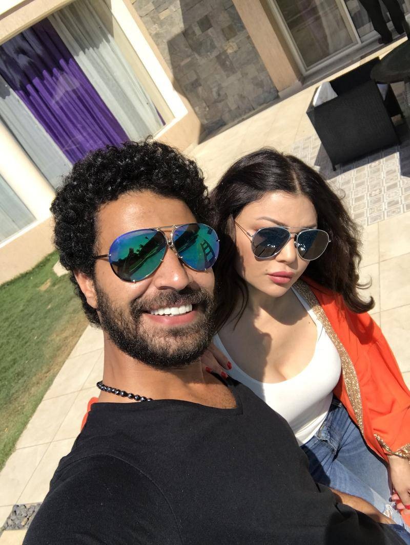 3 سنوات سجن ..  انتصار هيفاء وهبي على مدير أعمالها السابق محمد وزيري