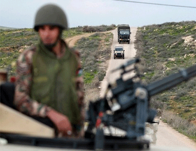 اصابة 8 عسكريين بانقلاب مركبة عسكرية في الرويشد
